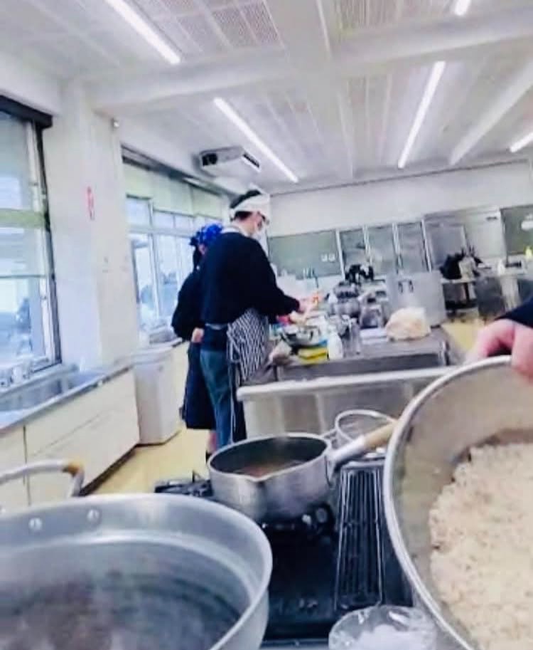 関東　高校生　味噌仕込み